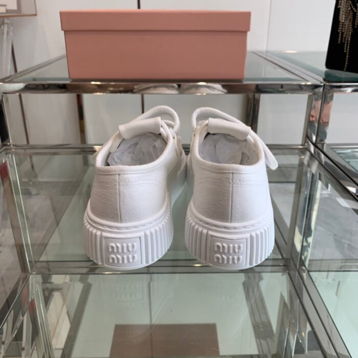 6d4f1057eb8c4cd4a68bb32946a6239d 6d4f1057eb8c4cd4a68bb32946a6239d