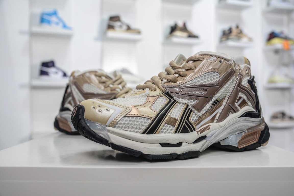 Balenciaga Runner Trainer in Beige Black White