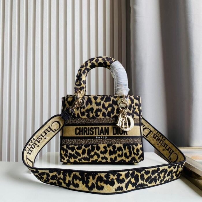 86F6F6C4-E75E-5CD1-4CFA-CBC68E8368C5