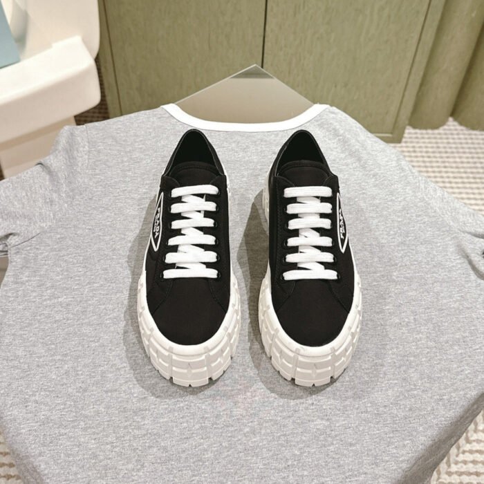 917d603a18c54c6d8100650a18e7014d