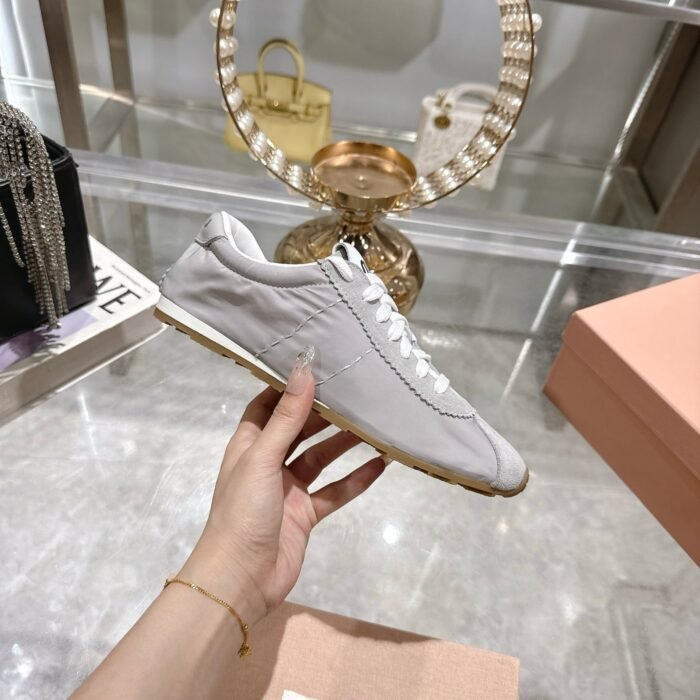 93b579e5995d4d08988d2682c7b4bea1