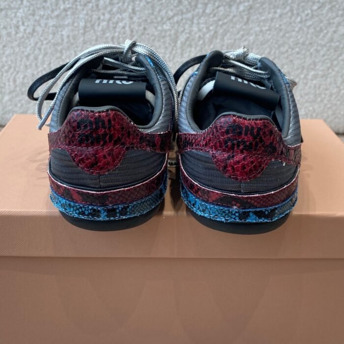 bc9b438567e24dfaa7e566a00a7a2f8f