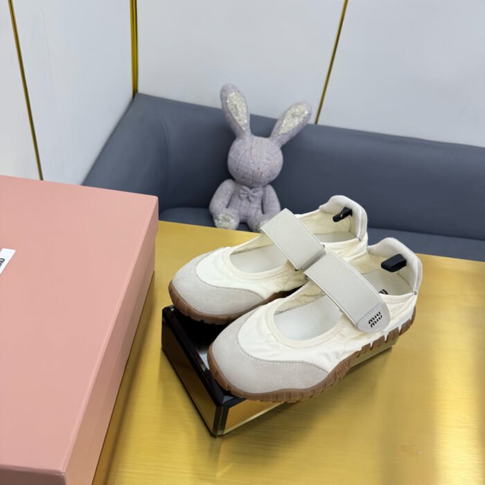 efb5e7c535754c78a82c6cd099d937cf