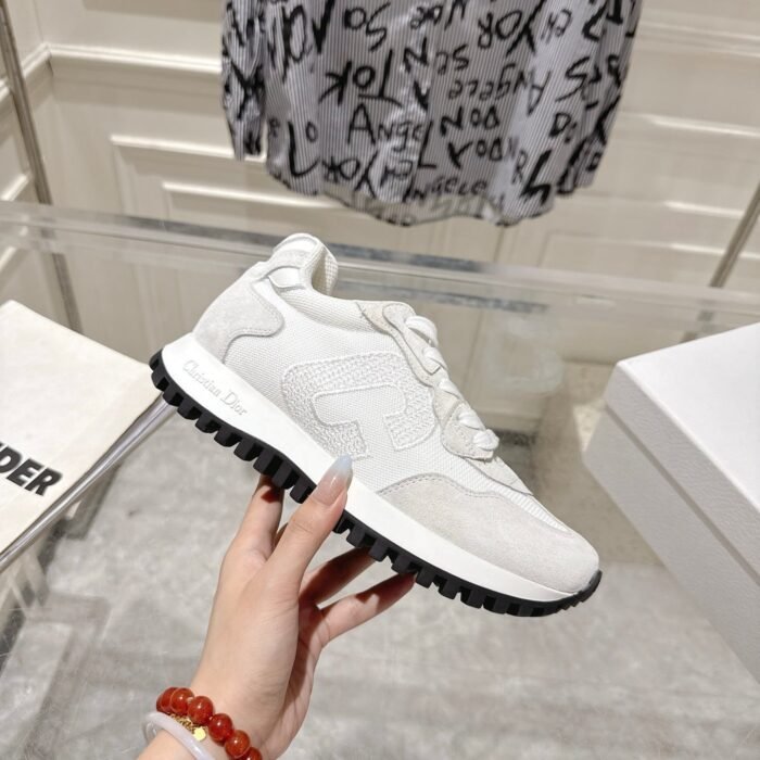 fade15f266c44d17a44dc6fbead77d1b
