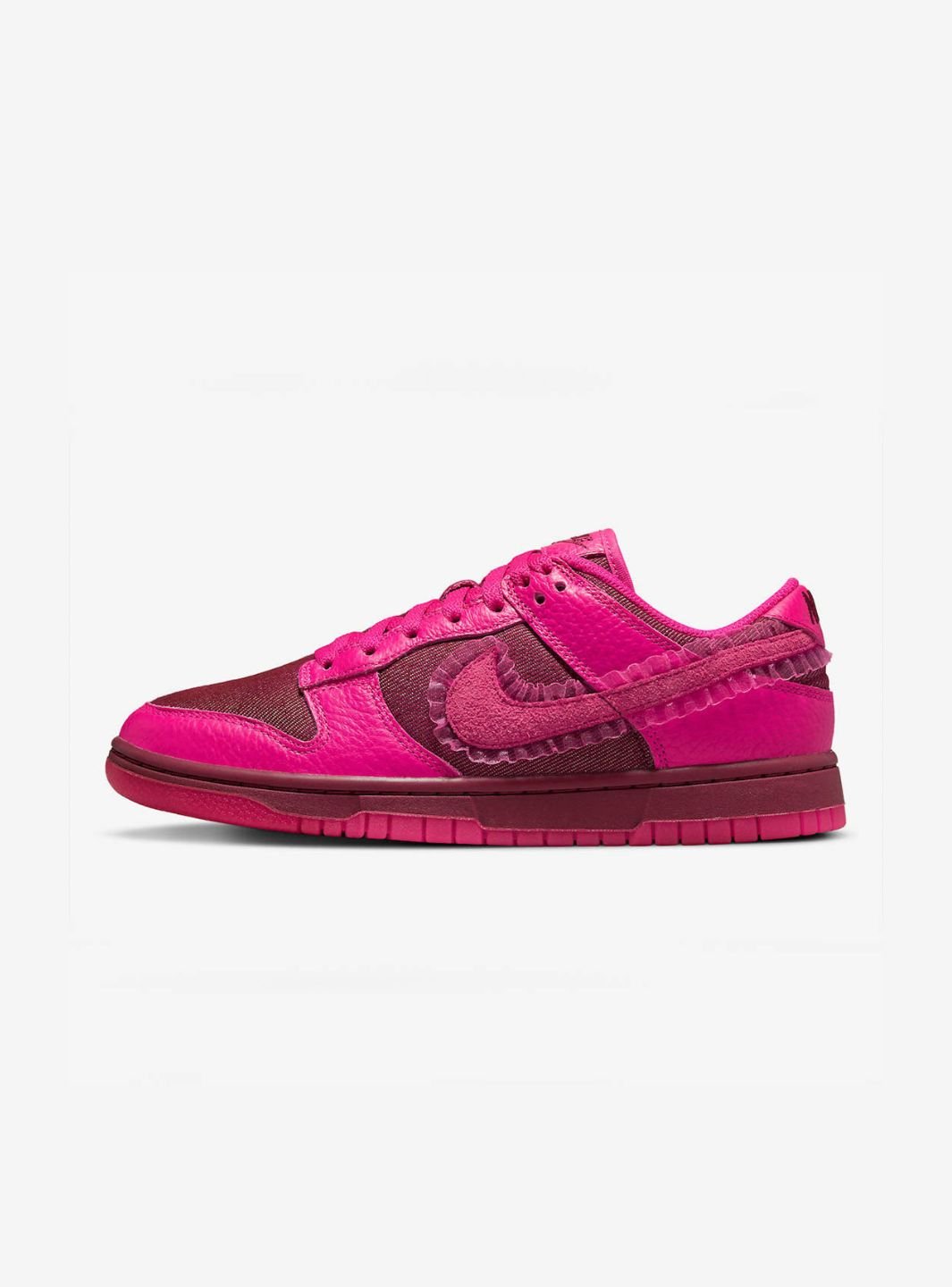 Nike Dunk Low Valentine's Day (2022) (W)